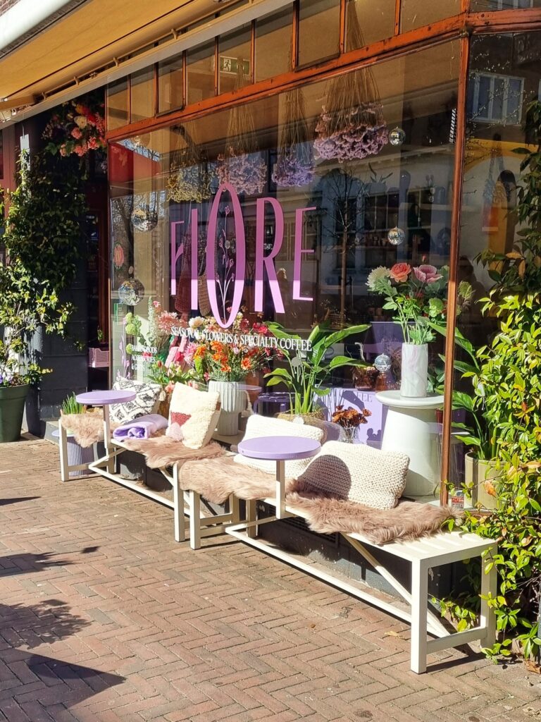 Fiore Utrecht, koffiebar en bloemenzaak aan Nachtegaalstraat in Utrecht Oost
