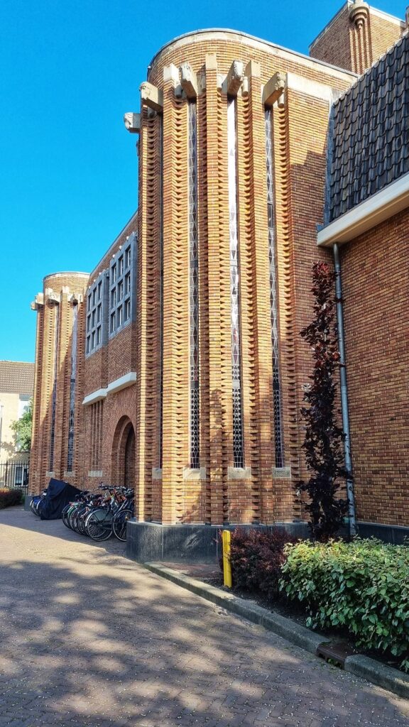 Anatomiegebouw; Utrecht City Walk East; self-guided walking route Vogelenbuurt & Wittevrouwen