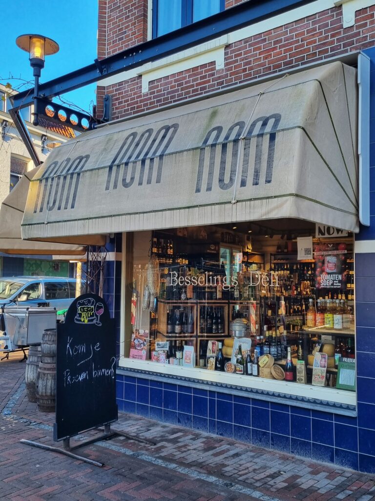 Besseling's Deli en Slijterij op de Kanaalstraat in Utrecht Lombok