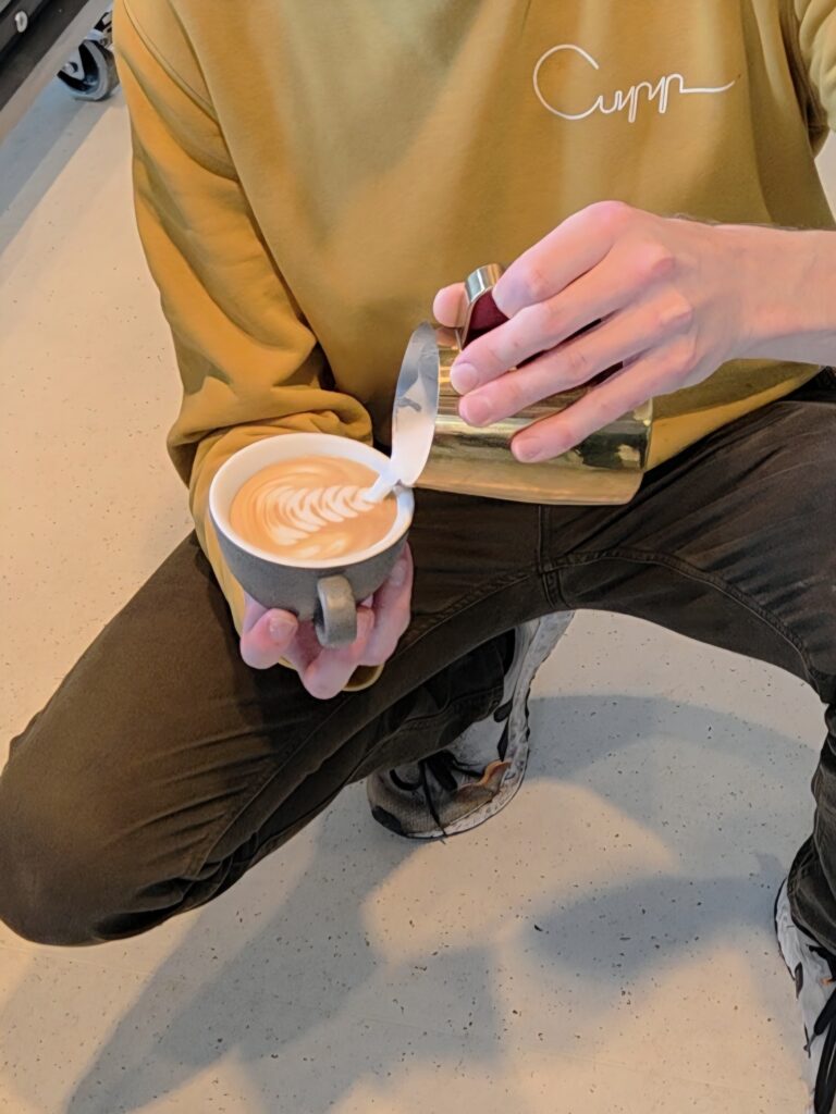 Cupp Latte Art Barista workshop: leuke activiteiten Utrecht groepsuitjes